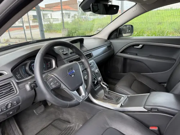 Volvo XC 70 2.0 D4 DYNAMIQUE SUMMUM GEARTRONIC 18