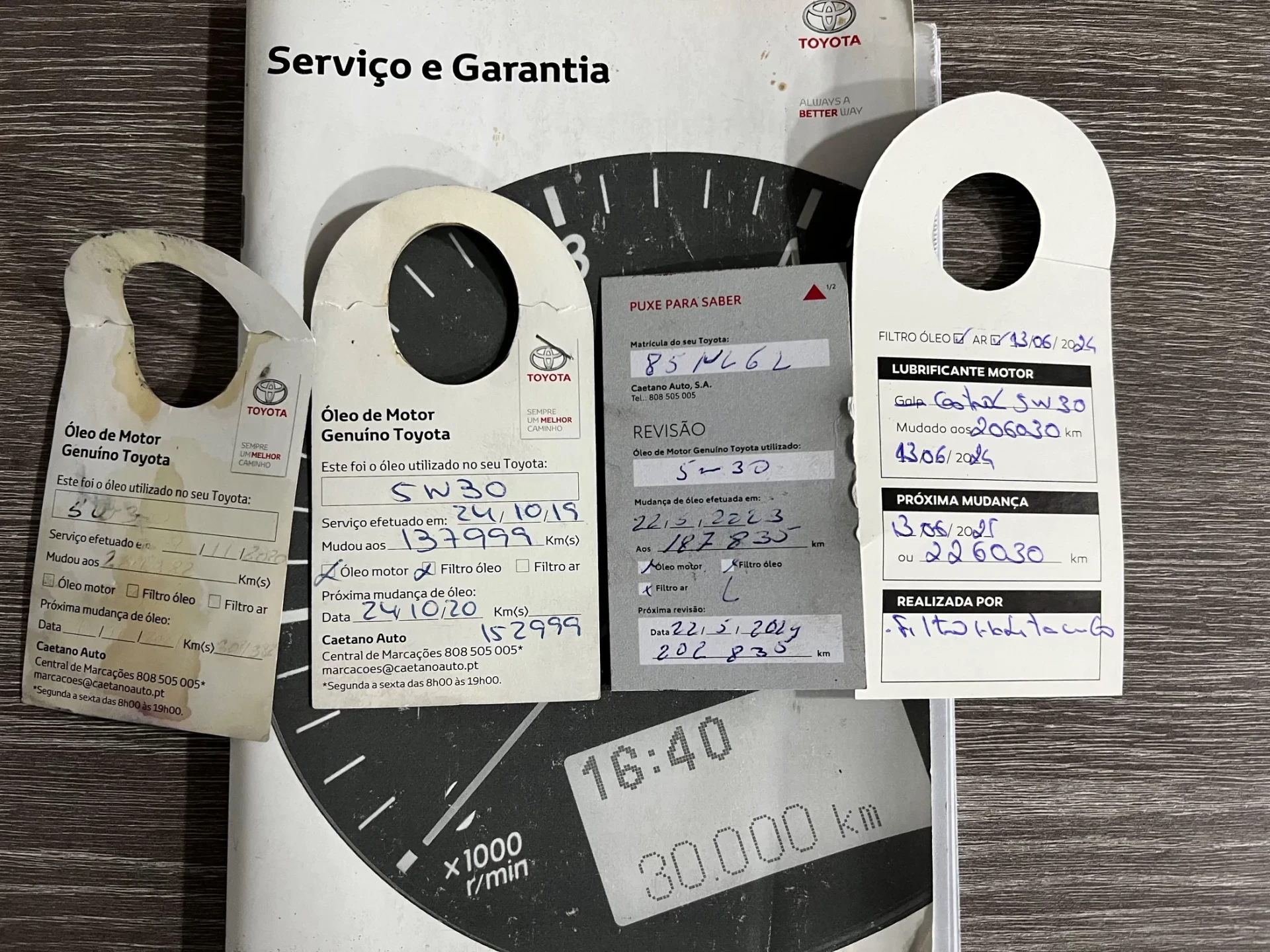 Toyota Auris 1.8 HSD CONFORT+PACK SPORT+NAVY 41