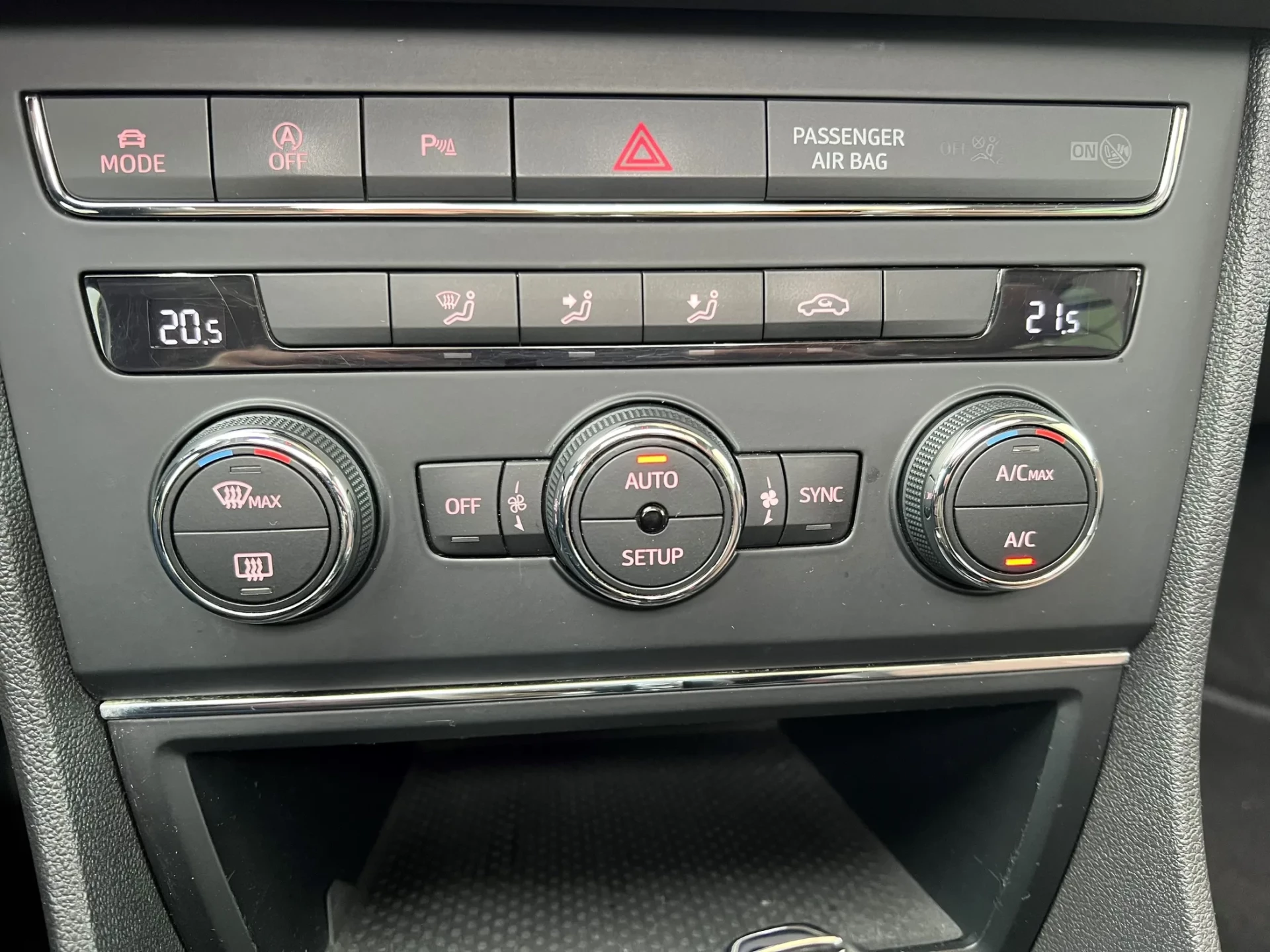 SEAT Leon X-Perience 2.0 TDi DSG 4Drive 35