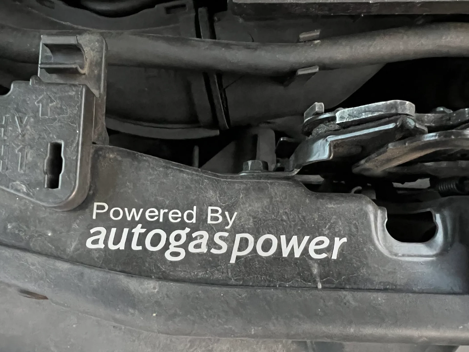 Toyota Auris 1.8 HSD CONFORT+PACK SPORT+NAVY 39