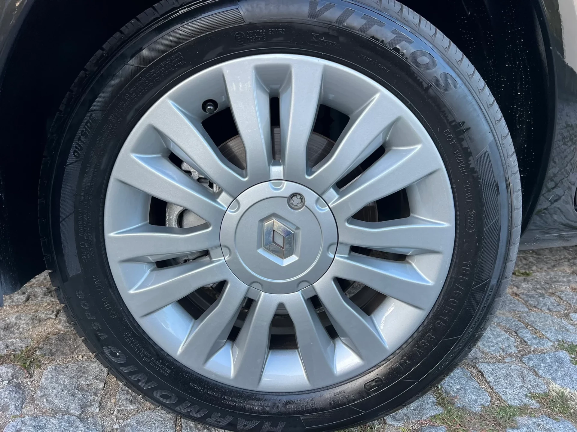 Renault Clio 1.2 16V GT 3p 13