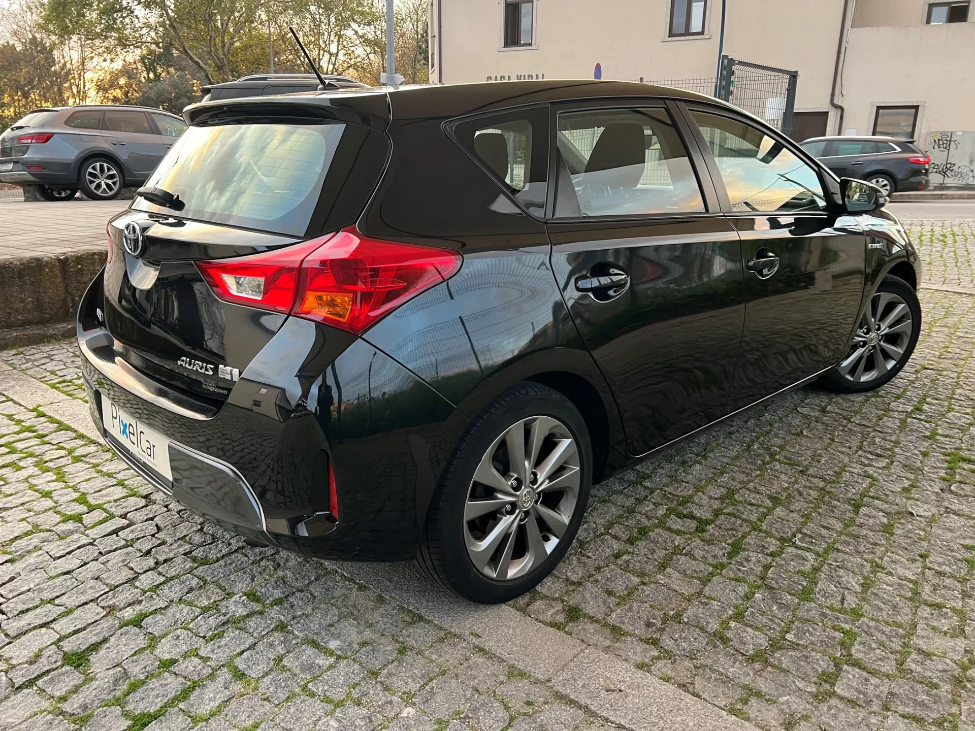 Toyota Auris 1.8 HSD CONFORT+PACK SPORT+NAVY 5