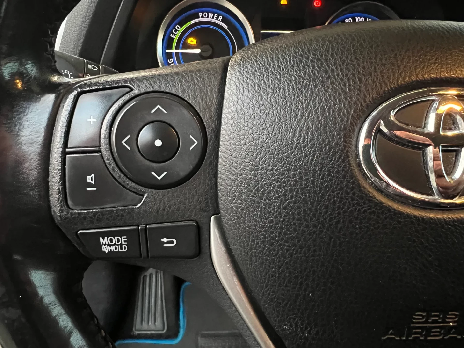 Toyota Auris 1.8 HSD CONFORT+PACK SPORT+NAVY 23