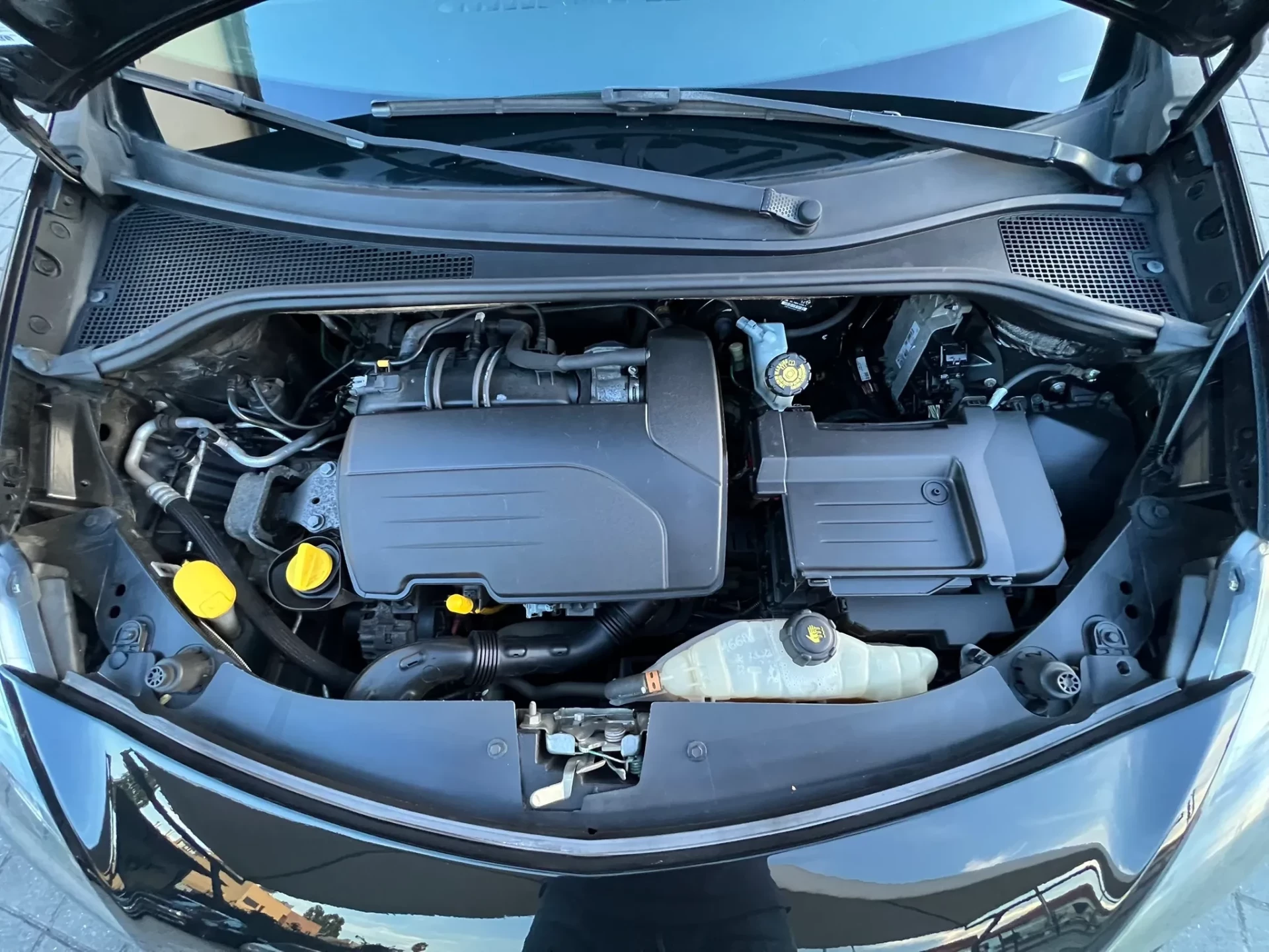 Renault Clio 1.2 16V GT 3p 17