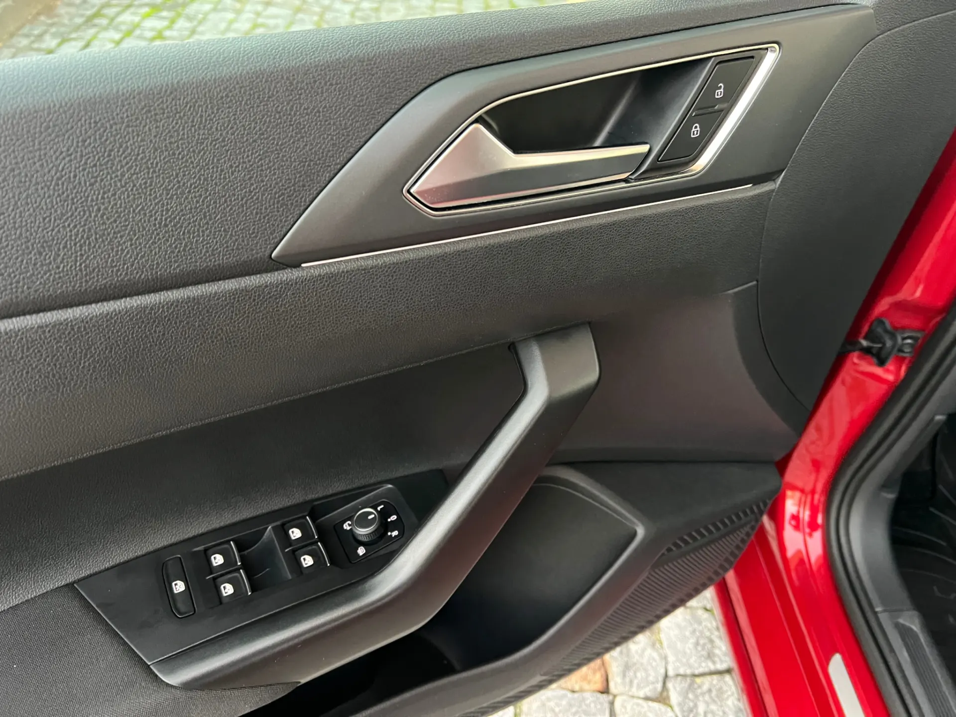 Volkswagen Taigo 1.0 TSI R LINE DSG 110 cv 25