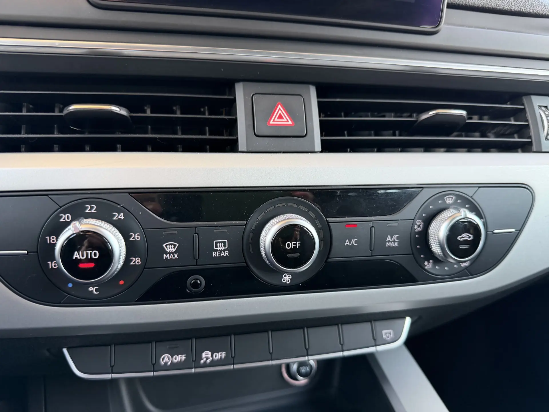 Audi A4 Avant 35 TDI S tronic 30