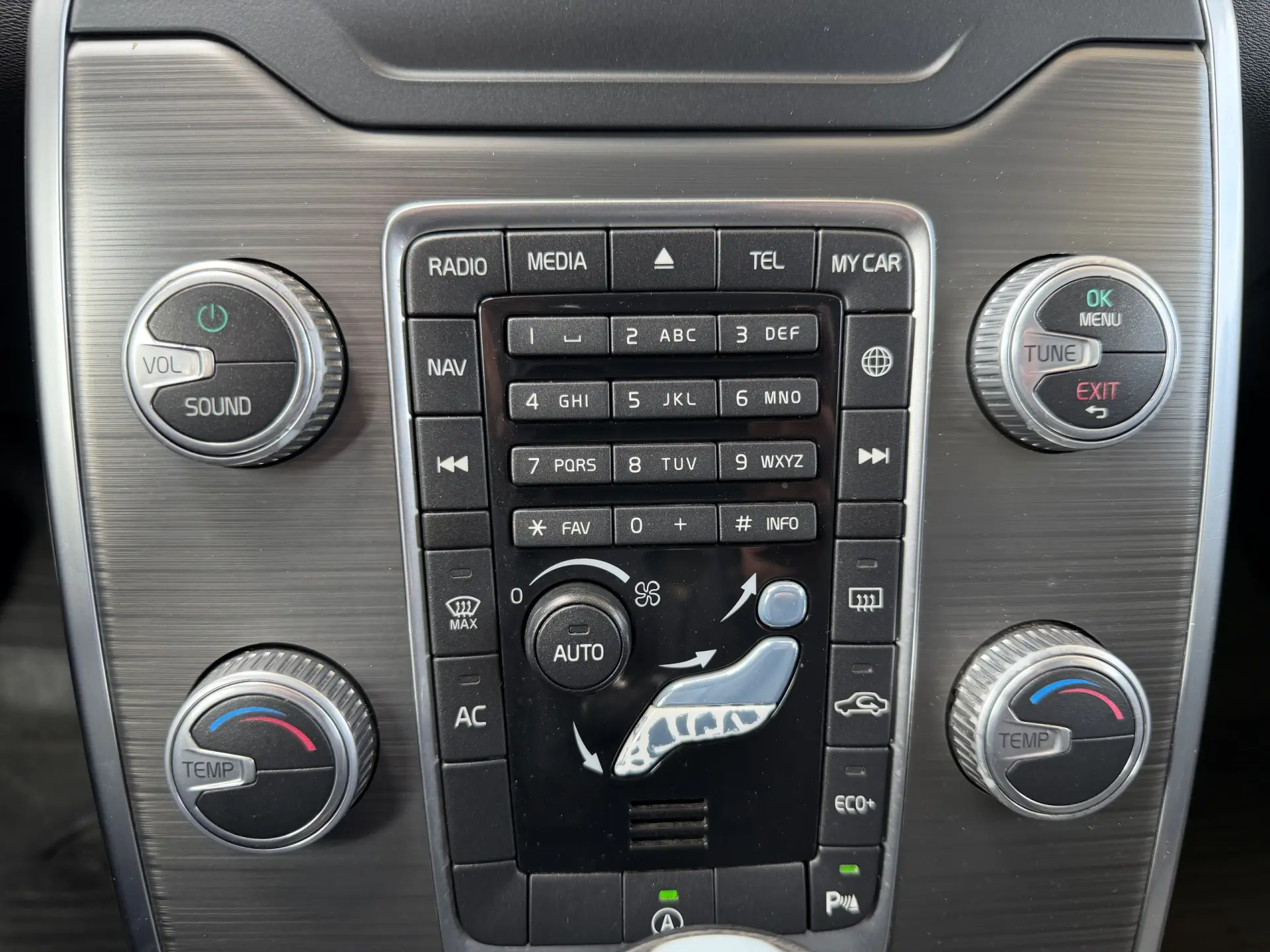 Volvo XC 70 2.0 D4 DYNAMIQUE SUMMUM GEARTRONIC 30