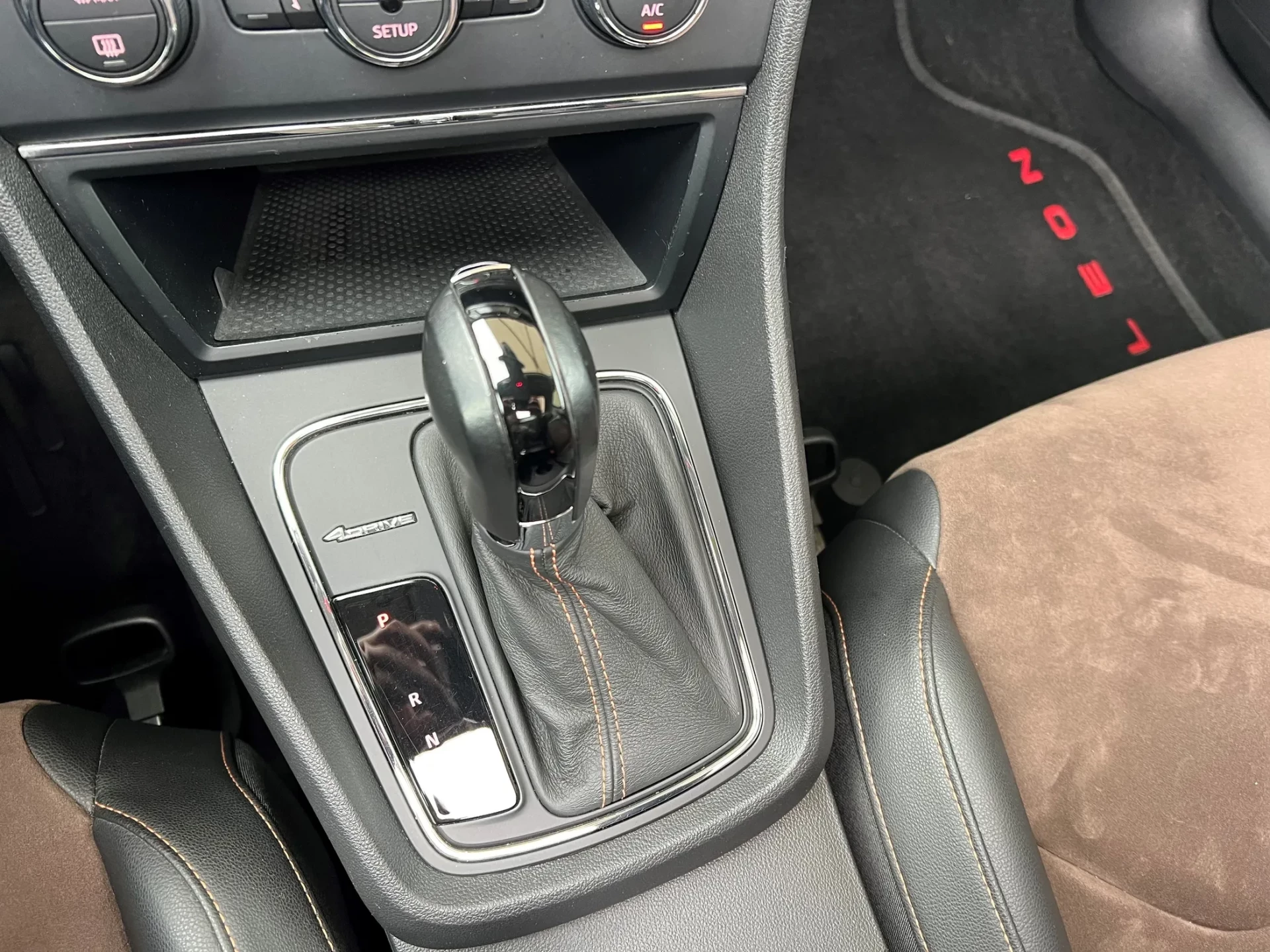 SEAT Leon X-Perience 2.0 TDi DSG 4Drive 37