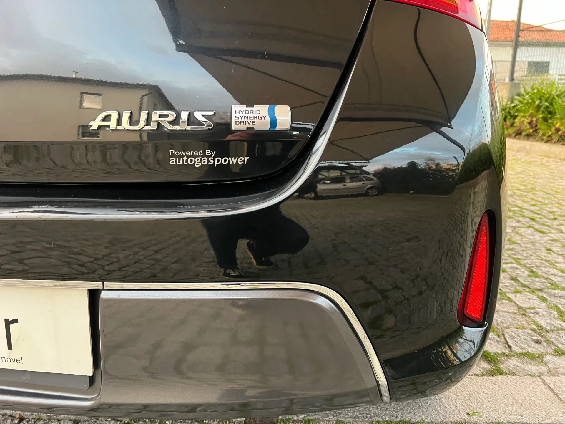 Toyota Auris 1.8 HSD CONFORT+PACK SPORT+NAVY 12