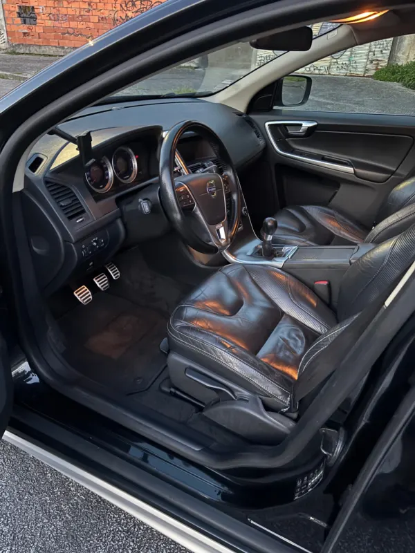 Volvo XC 60 2.4 D4 R-Design AWD 7