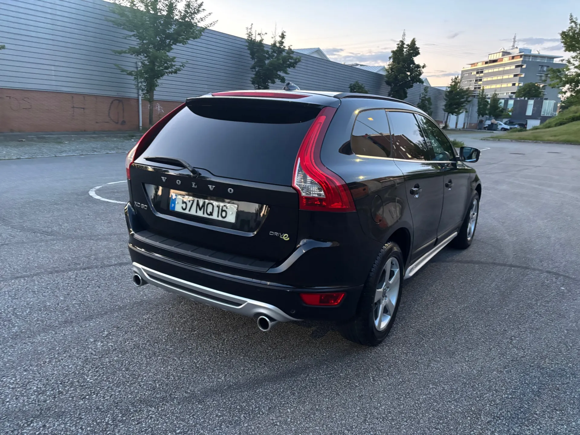 Volvo XC 60 2.4 D4 R-Design AWD 6