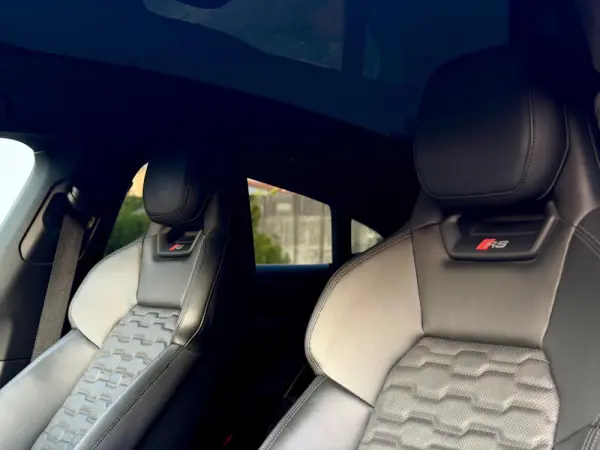 Audi e-tron GT quattro 77