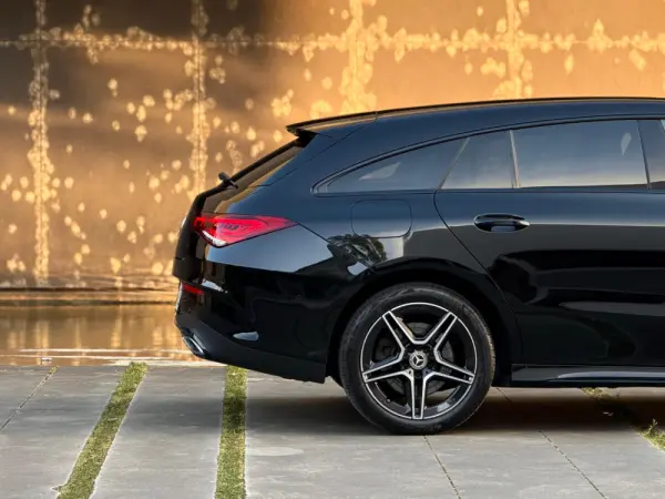 Mercedes-Benz CLA 250 e Shooting Brake AMG Line 7