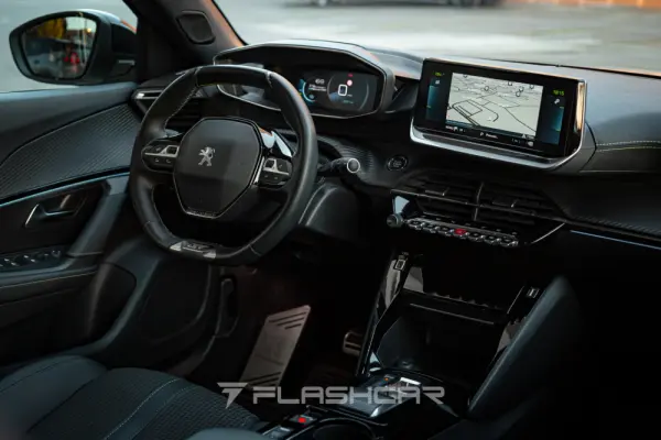 Peugeot e-2008 GT 10