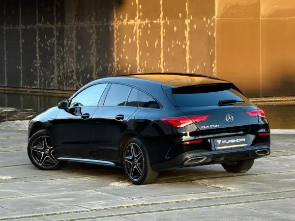 Mercedes-Benz CLA 250 e Shooting Brake AMG Line 27