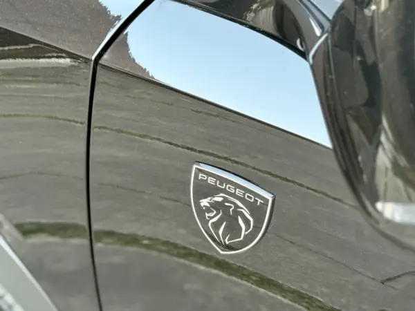Peugeot 408 1.6 Hybrid GT e-EAT8 12