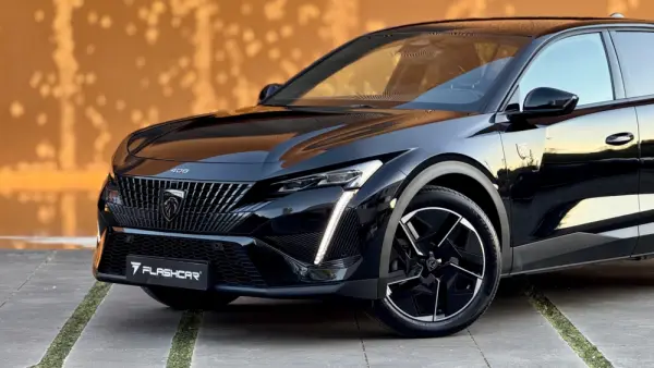 Peugeot 408 1.6 Hybrid GT e-EAT8 34