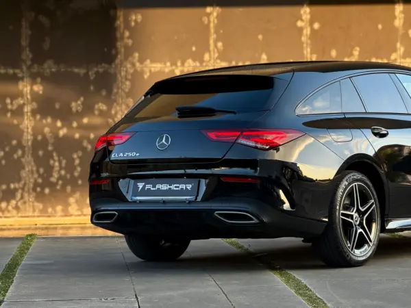 Mercedes-Benz CLA 250 e Shooting Brake AMG Line 47