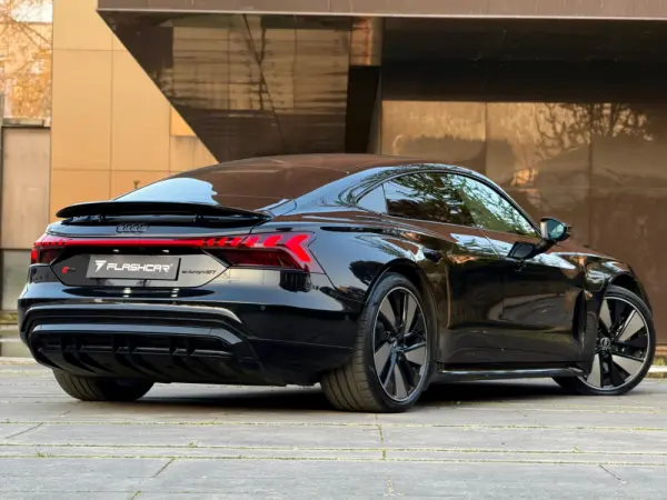 Audi e-tron GT quattro 42