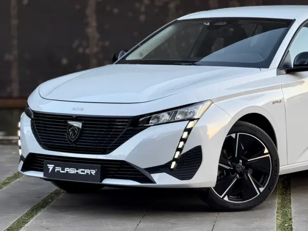 Peugeot e-308 54 kWh Style 8