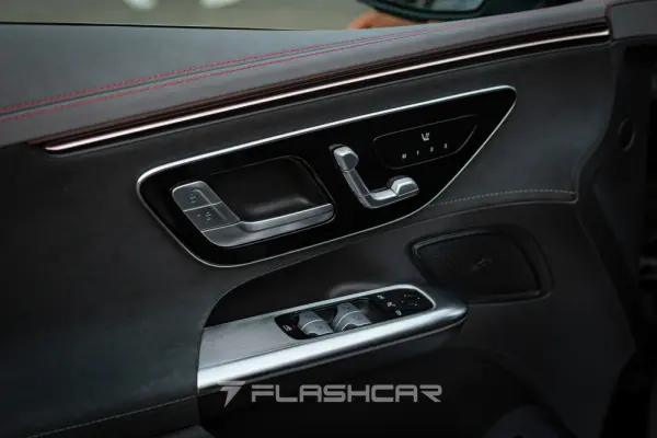 Mercedes-Benz EQE 300 AMG LINE 12