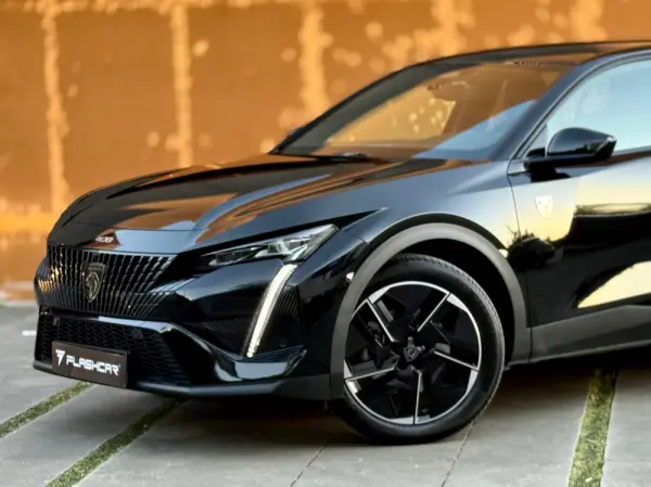 Peugeot 408 1.6 Hybrid GT e-EAT8 33