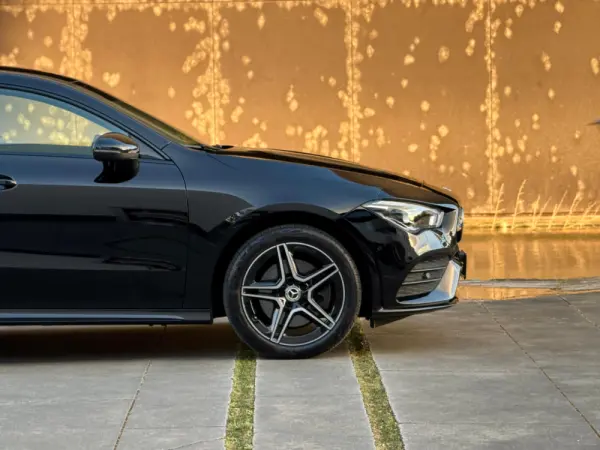Mercedes-Benz CLA 250 e Shooting Brake AMG Line 8