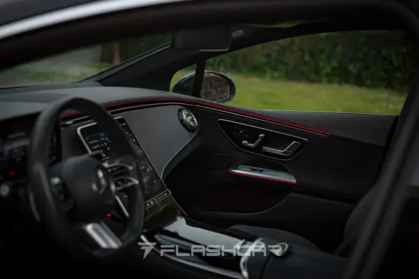 Mercedes-Benz EQE 300 AMG LINE 32