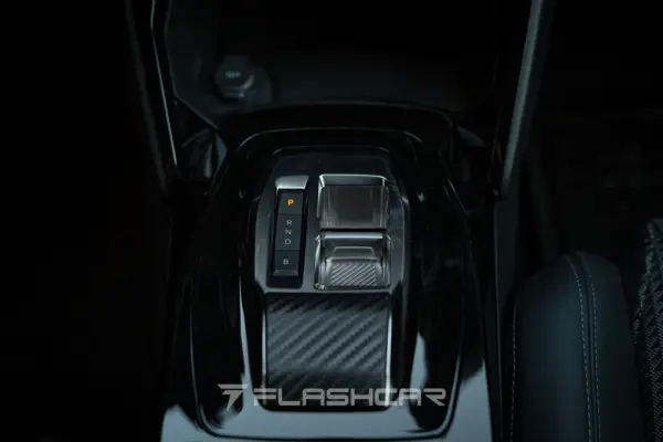 Peugeot e-2008 GT 24