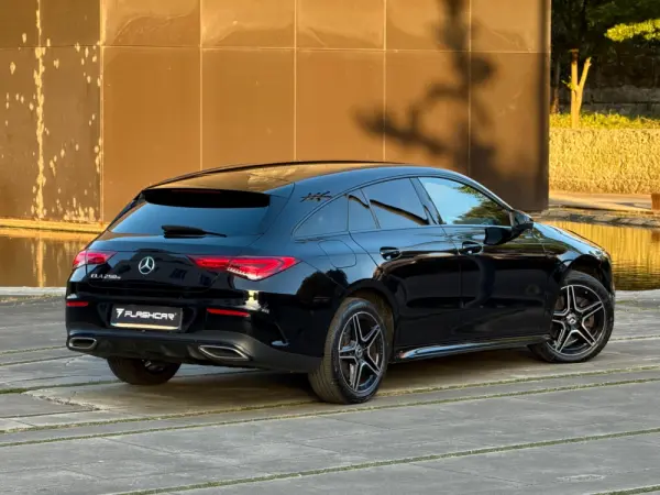 Mercedes-Benz CLA 250 e Shooting Brake AMG Line 25