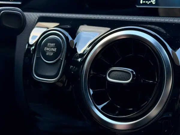 Mercedes-Benz CLA 250 e Shooting Brake AMG Line 36