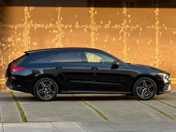 Mercedes-Benz CLA 250 e Shooting Brake AMG Line 11