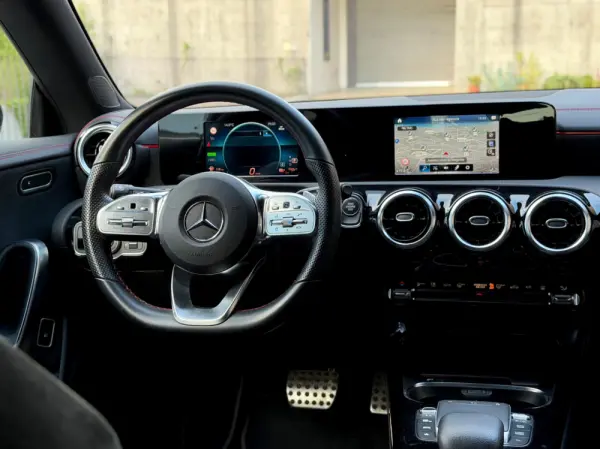 Mercedes-Benz CLA 250 e Shooting Brake AMG Line 44