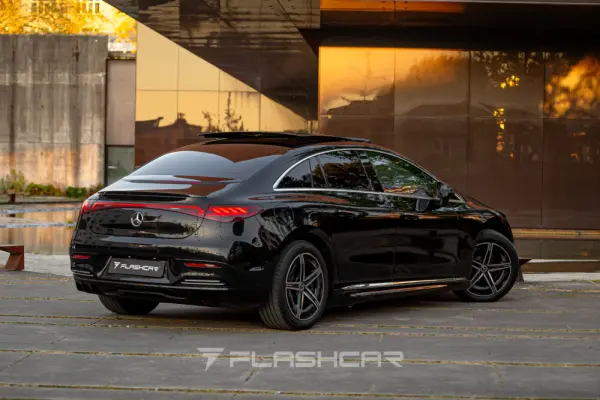 Mercedes-Benz EQE 300 AMG LINE 2