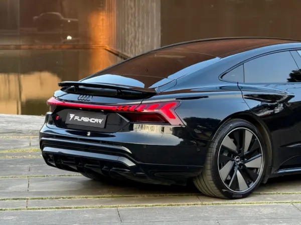 Audi e-tron GT quattro 26