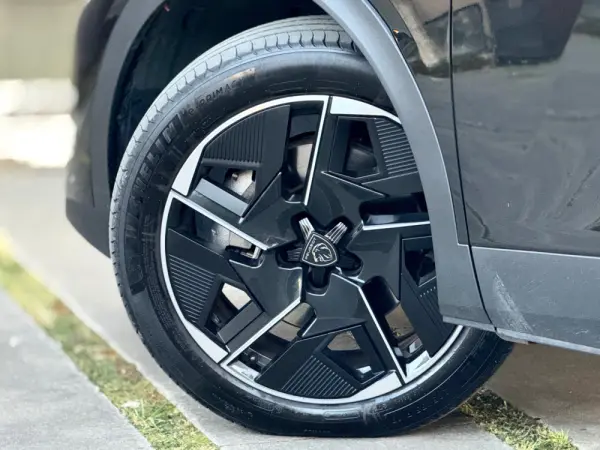 Peugeot 408 1.6 Hybrid GT e-EAT8 24