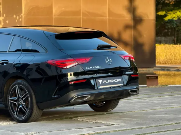 Mercedes-Benz CLA 250 e Shooting Brake AMG Line 28
