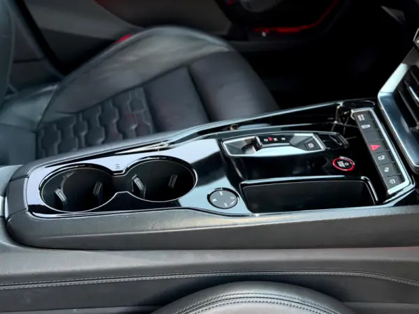 Audi e-tron GT quattro 73