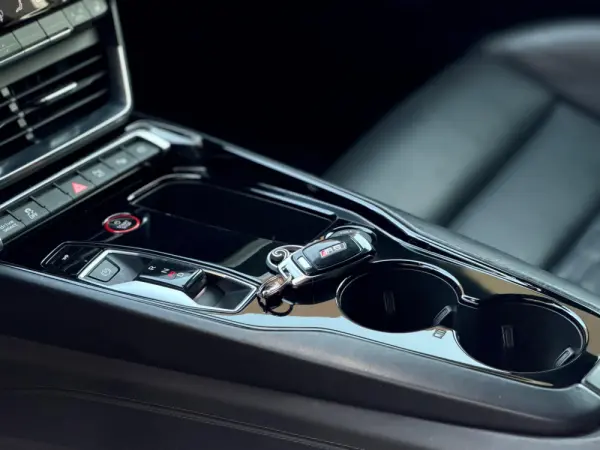 Audi e-tron GT quattro 30