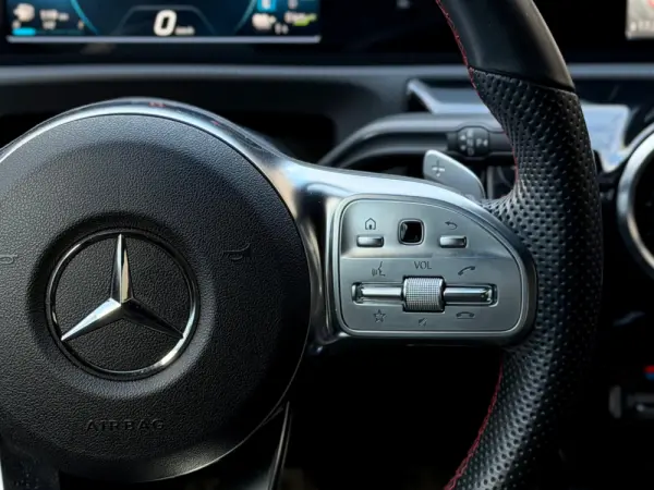 Mercedes-Benz CLA 250 e Shooting Brake AMG Line 42