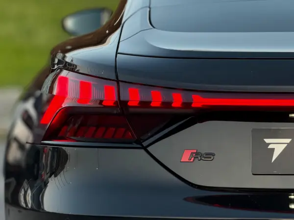 Audi e-tron GT quattro 92