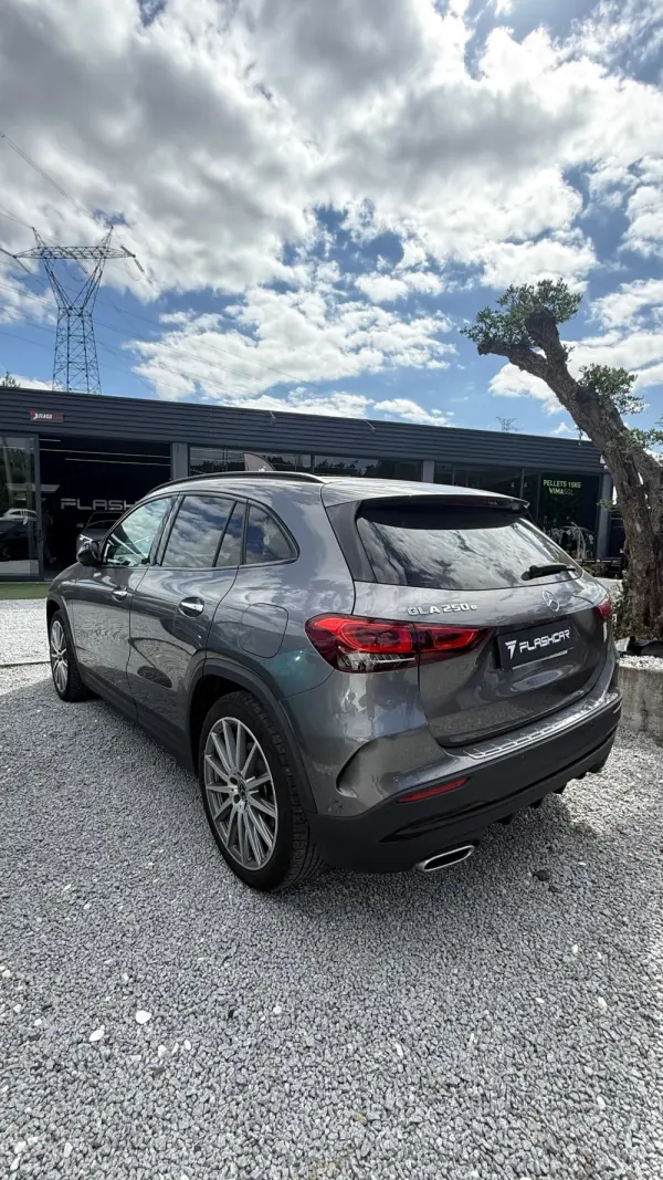 Mercedes-Benz GLA 250 e 8G-DCT AMG Line 3