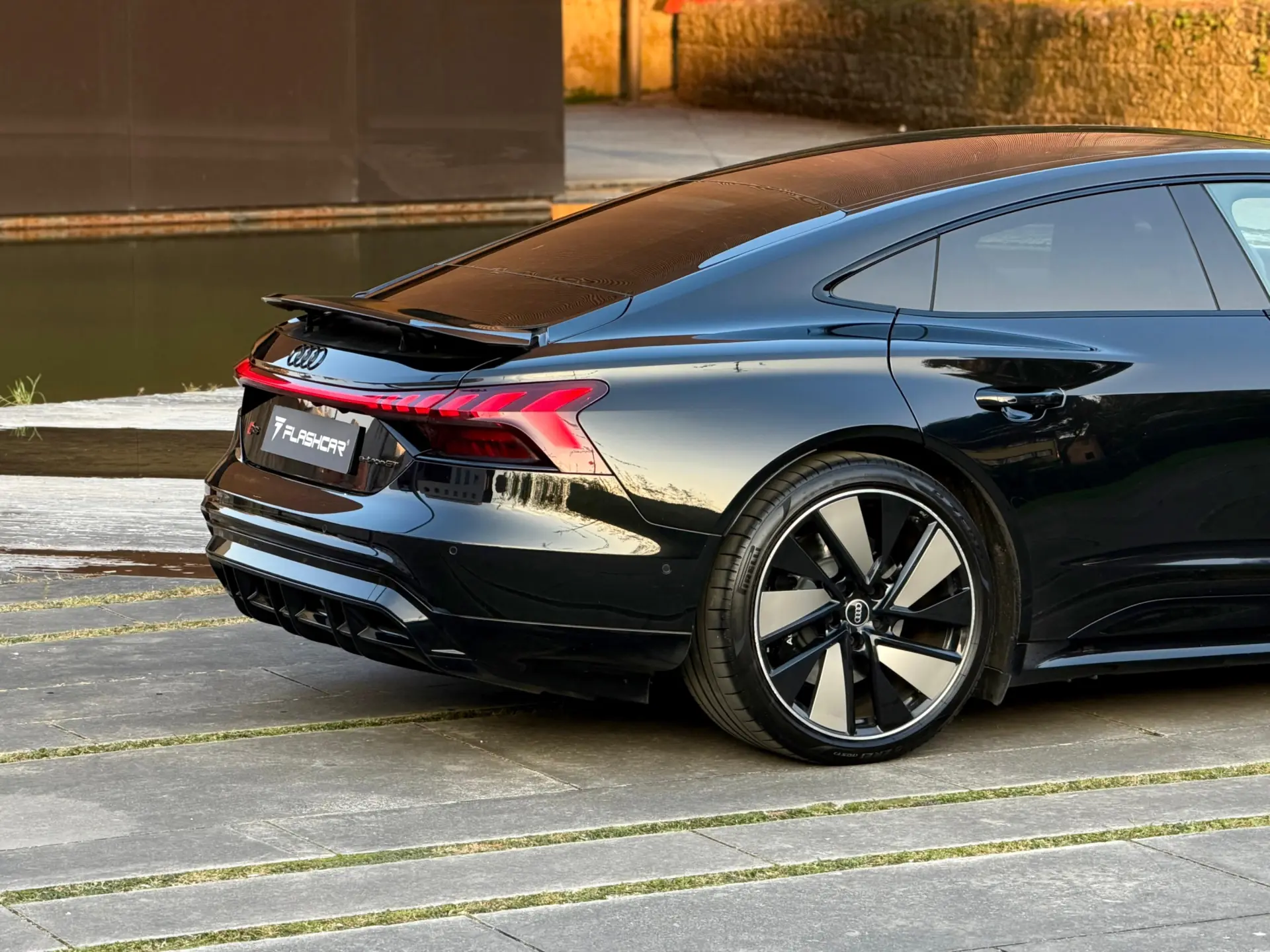 Audi e-tron GT quattro 6