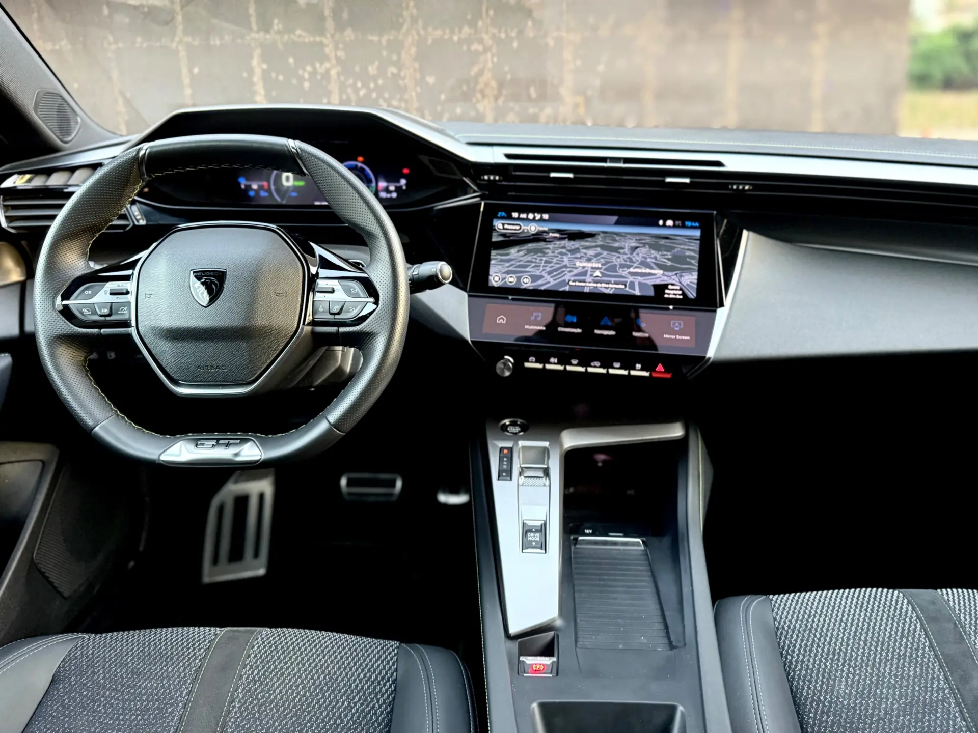 Peugeot 408 1.6 Hybrid GT e-EAT8 16