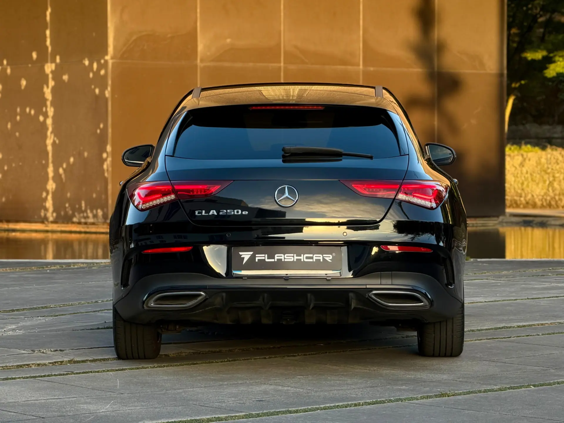 Mercedes-Benz CLA 250 e Shooting Brake AMG Line 26