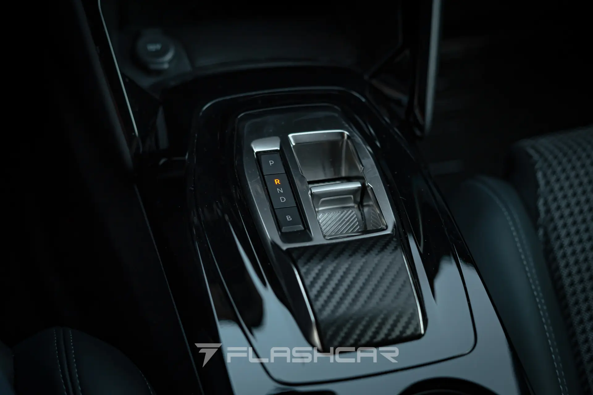 Peugeot e-2008 GT 23