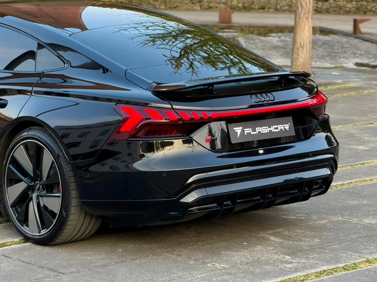 Audi e-tron GT quattro 28