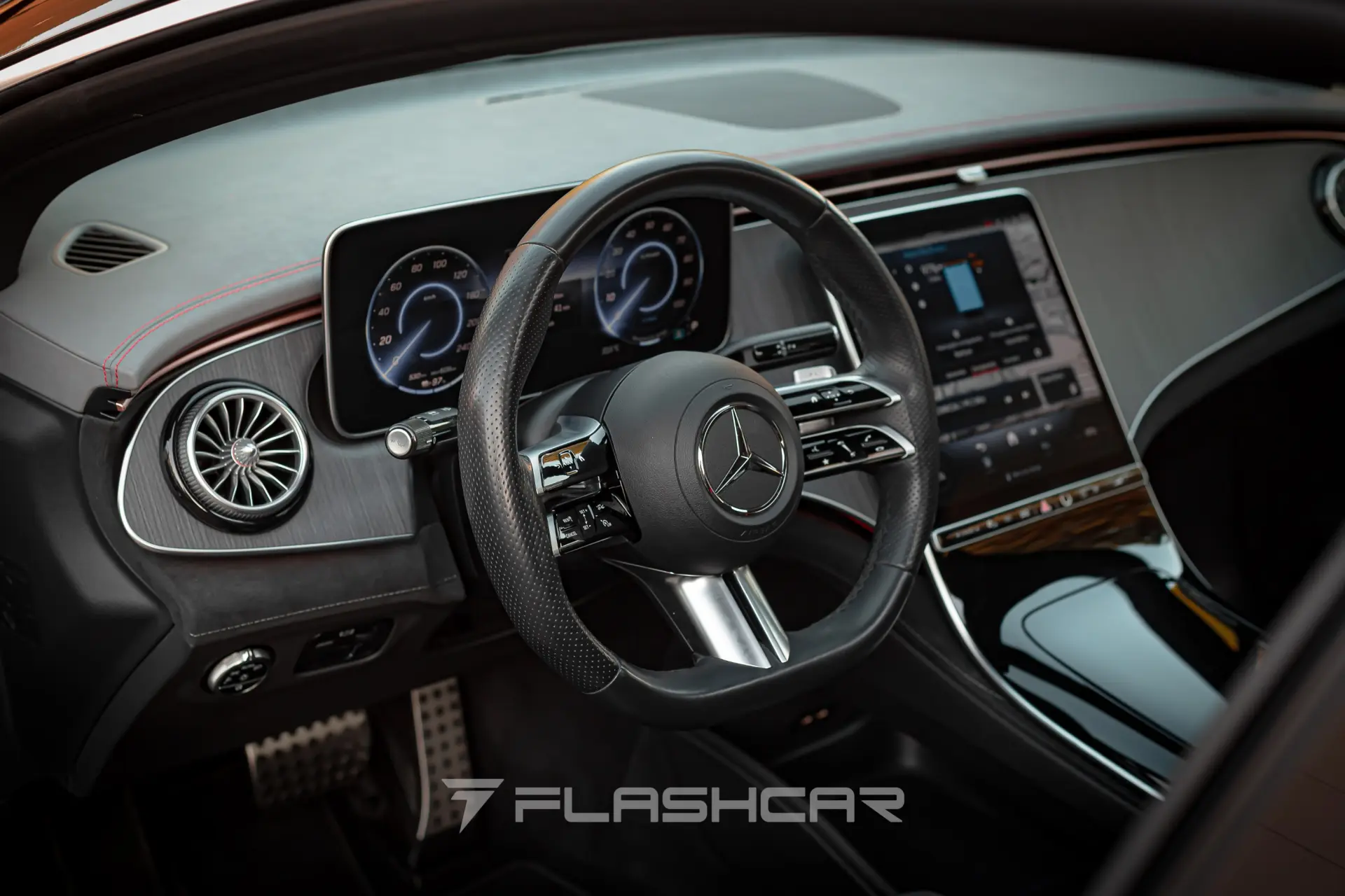 Mercedes-Benz EQE 300 AMG LINE 8