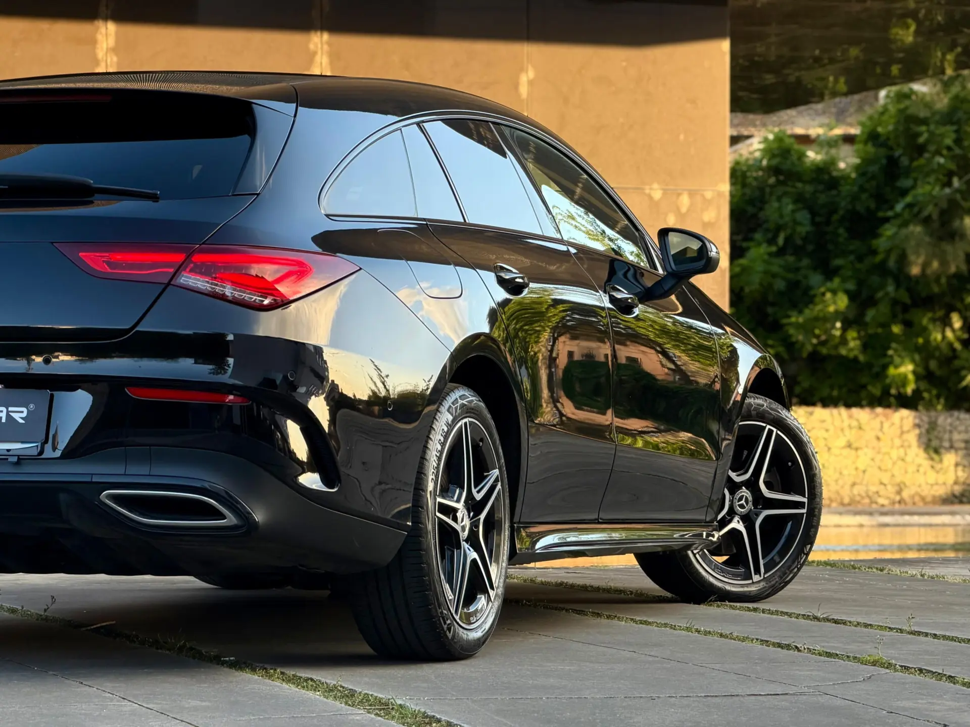 Mercedes-Benz CLA 250 e Shooting Brake AMG Line 14