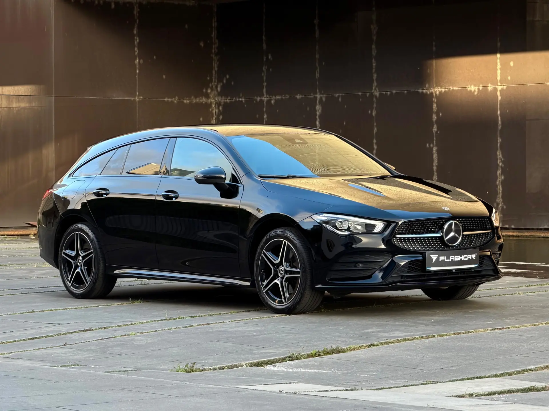 Mercedes-Benz CLA 250 e Shooting Brake AMG Line 4